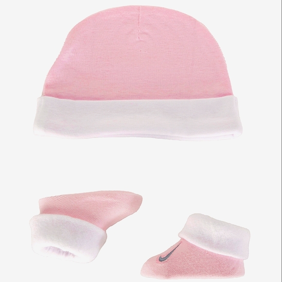 NWT  Nike Infant Futura Hat and Bootie 2 Piece Set - Picture 2 of 2